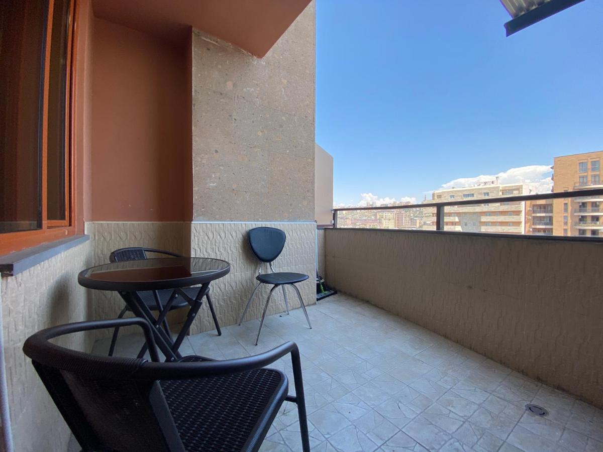 Modern Apartment For Rent In Buzand Street Bu944 เยเรวาน ภายนอก รูปภาพ